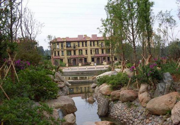 世紀(jì)天樂房地產(chǎn)開發(fā)有限公司安寧溫泉山谷項目40萬㎡