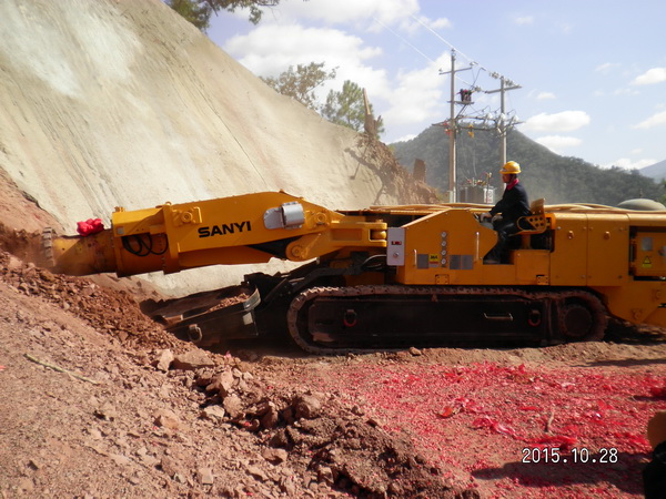 祝賀大灣塘一級(jí)水電站正式開工