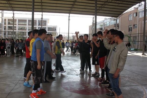 公司與藍焰燃氣有限公司舉行籃球聯(lián)誼賽