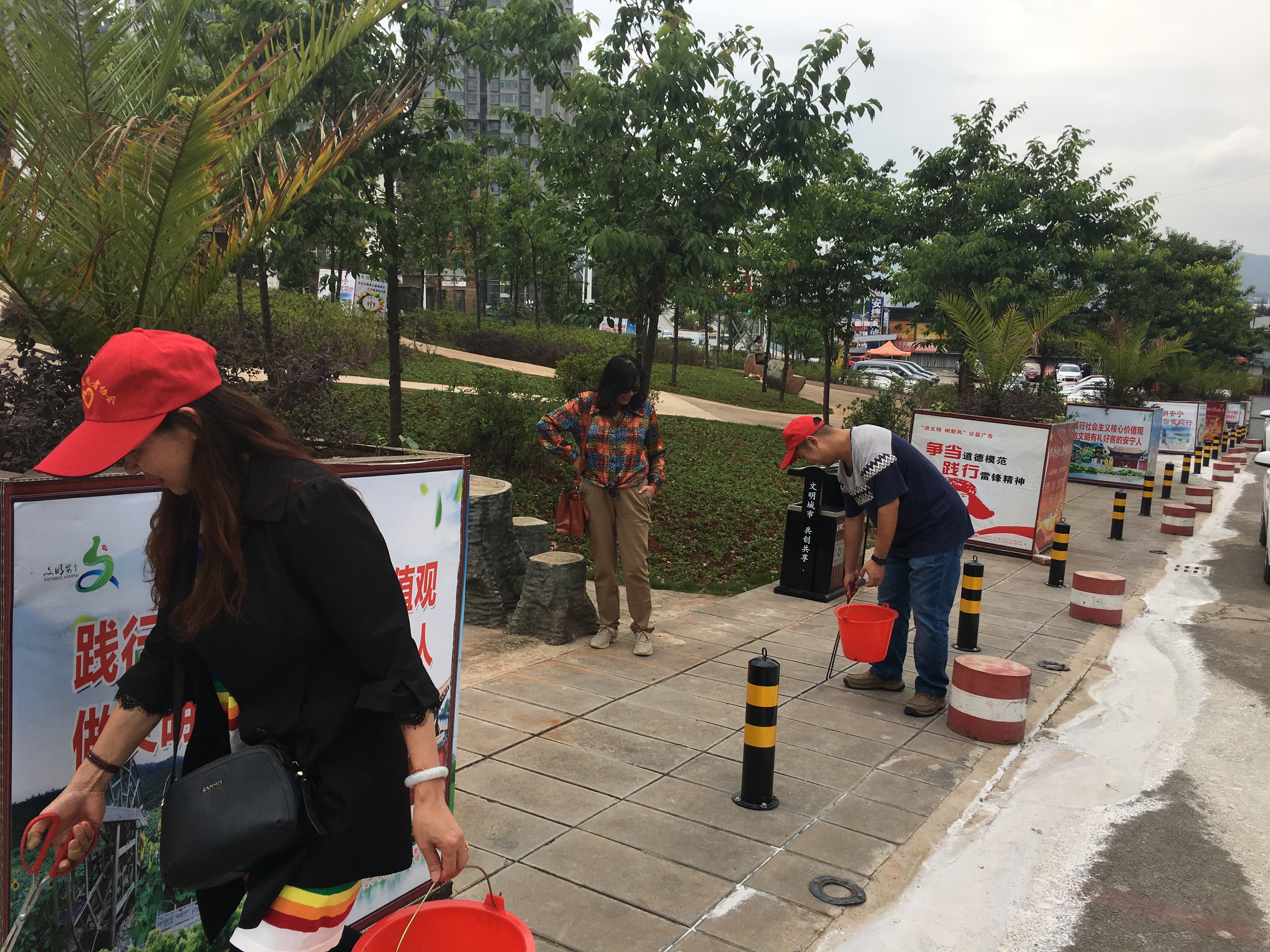 公司黨員模范帶頭助力創(chuàng)文