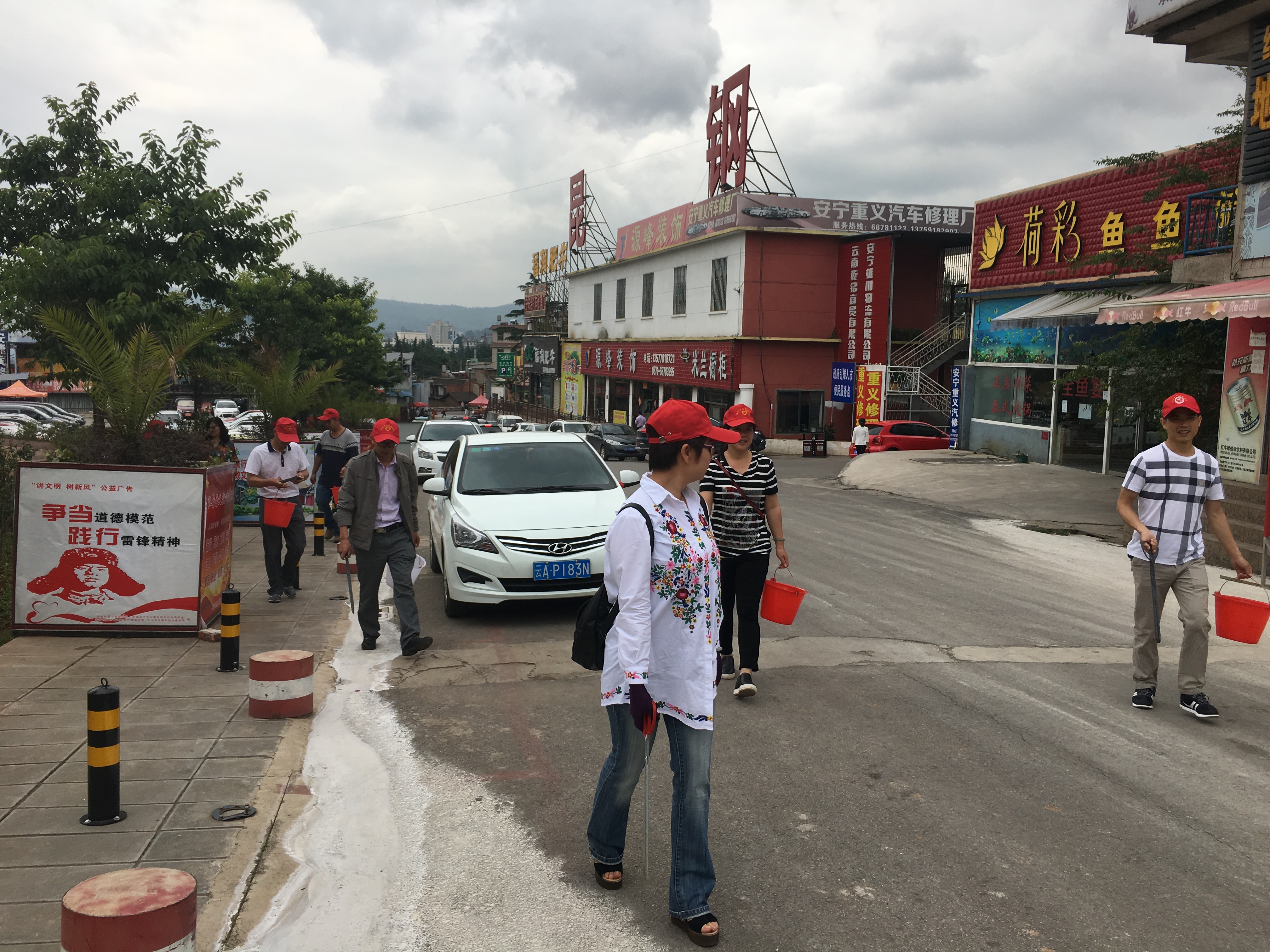 公司黨員模范帶頭助力創(chuàng)文