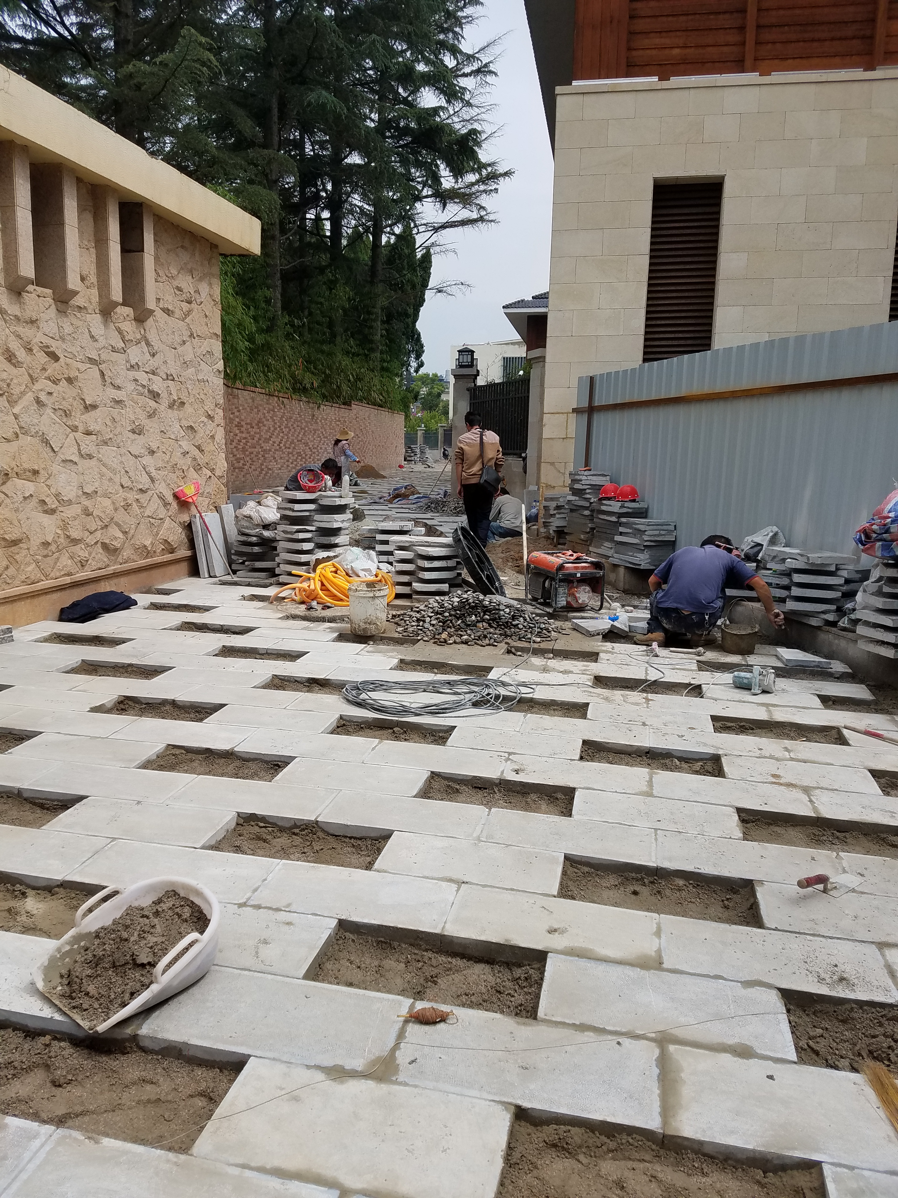 溫泉創(chuàng)建文明城市龍溪路段改造項目