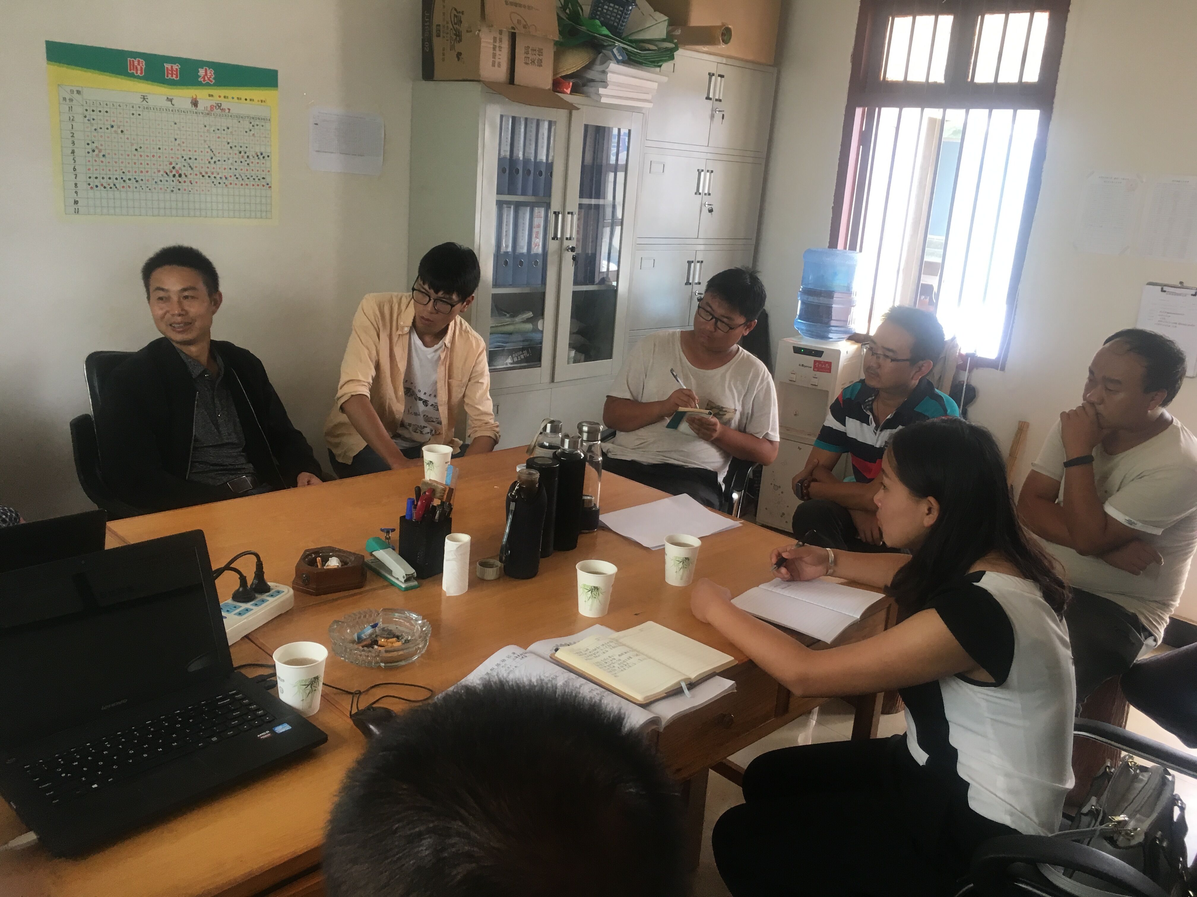 住建局黨委到320國道提升工程項目部開展工作交流會