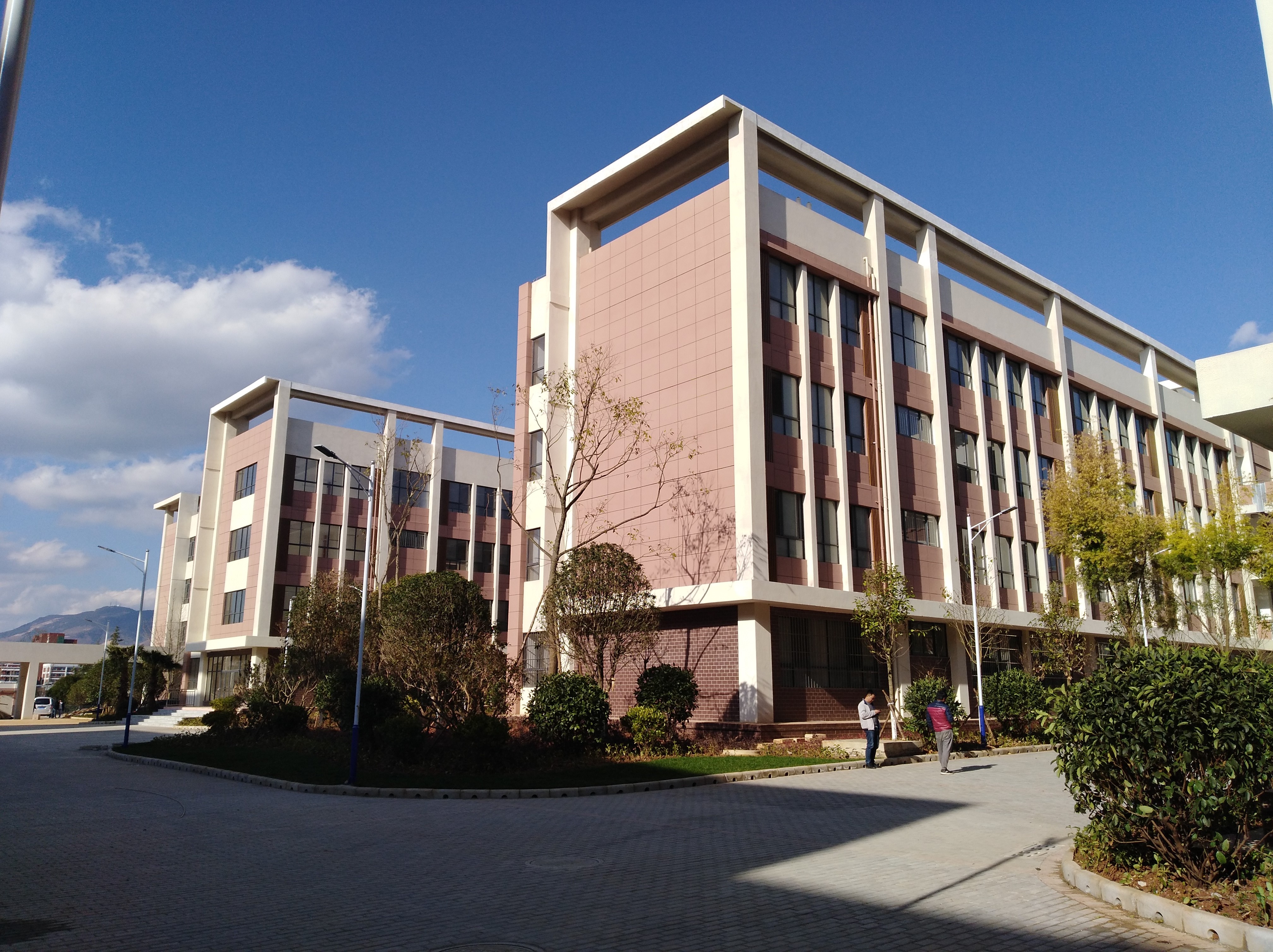 安寧市實(shí)驗(yàn)學(xué)校石江校區(qū)（二、三標(biāo)段）竣工驗(yàn)收