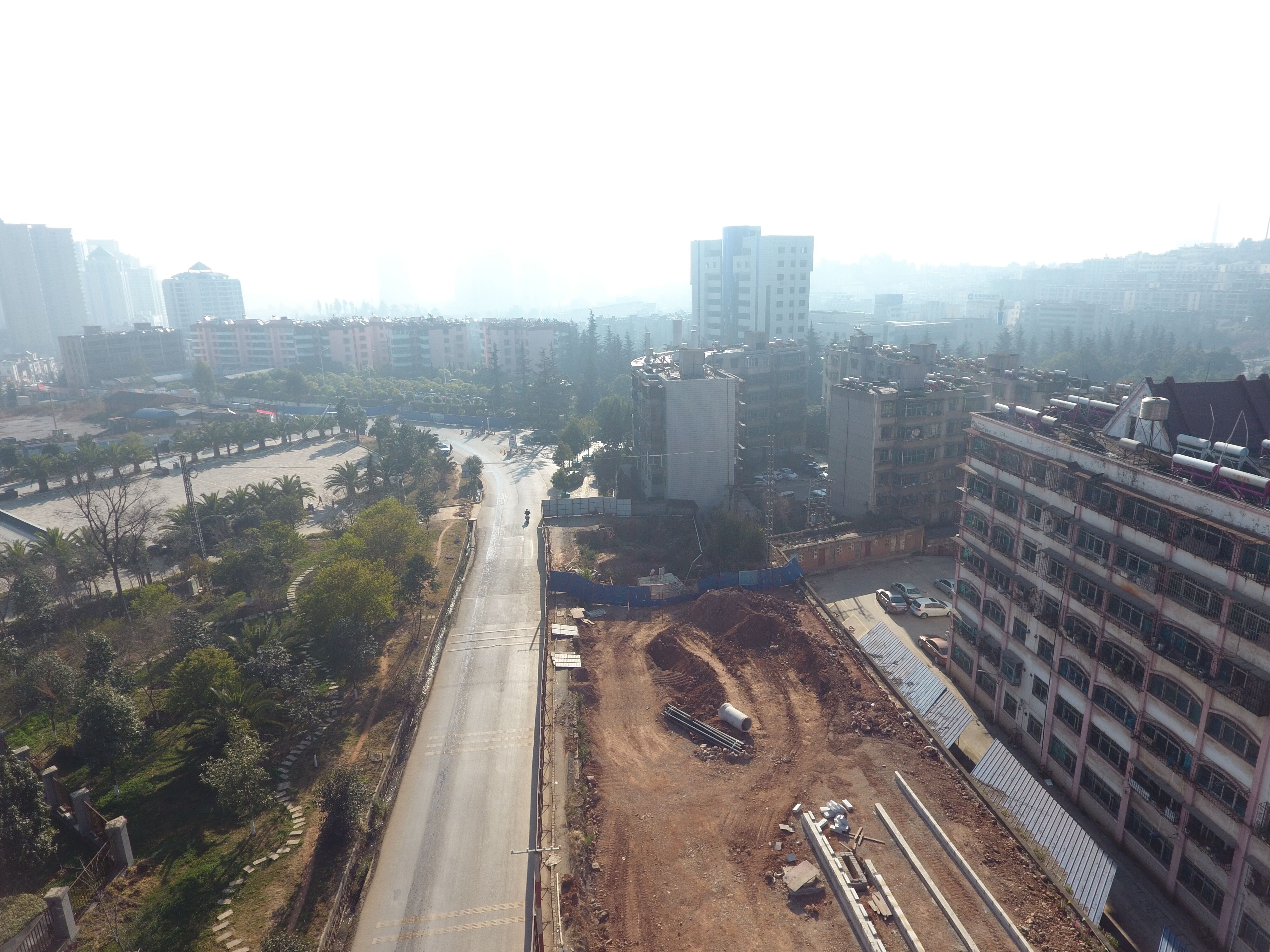 320國道安寧城區(qū)段金方路口至湖東路口段改造工程項(xiàng)目進(jìn)度概況