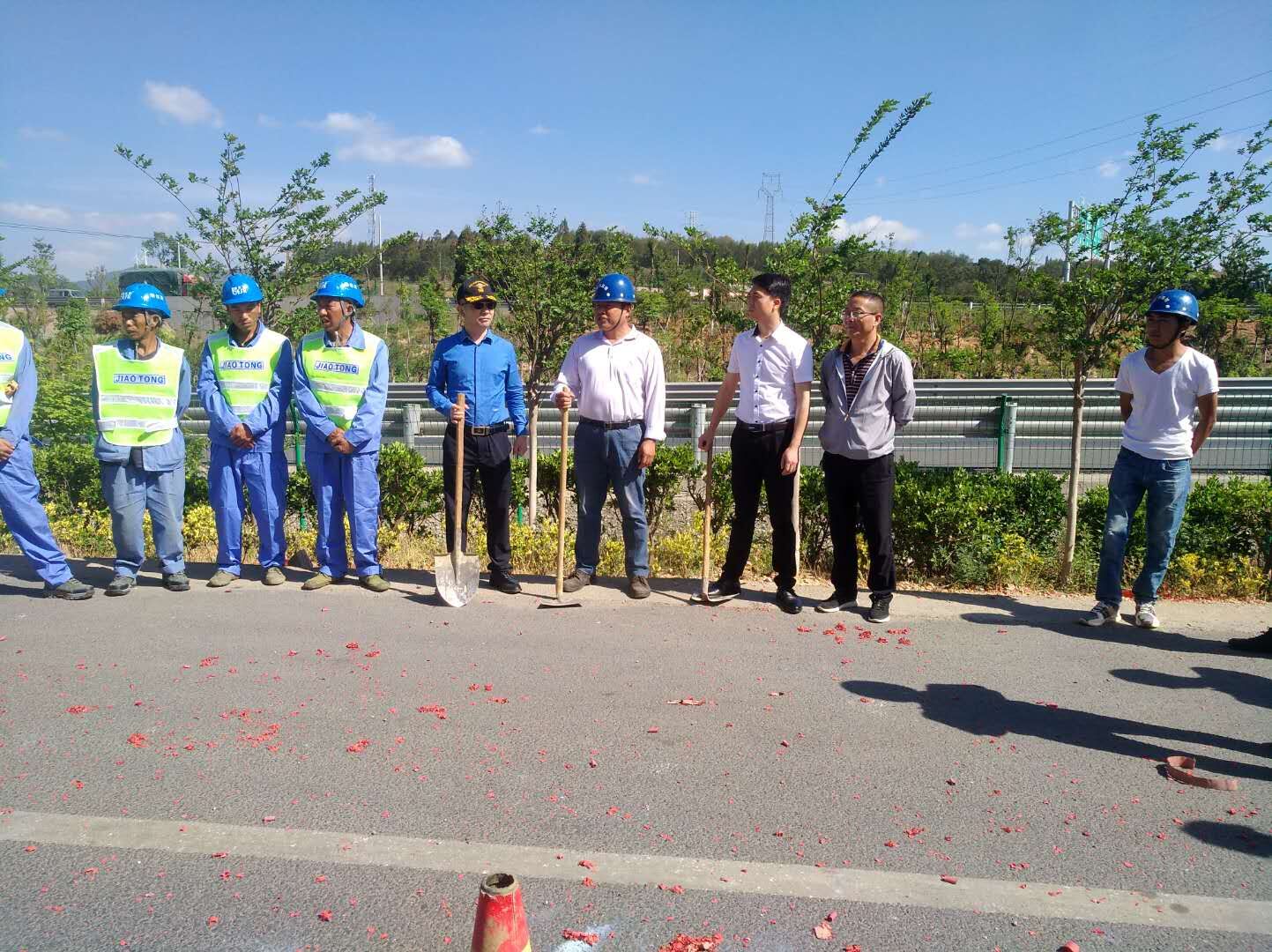 安寧市祿脿街道道路照明提升改造項(xiàng)目開工儀式