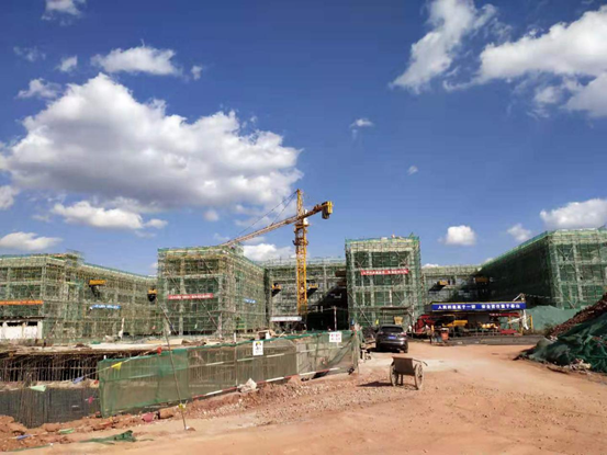 安寧市寧湖小學(xué)改擴建工程教學(xué)樓主體封頂